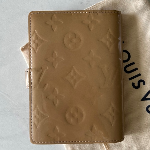Authentic Louis Vuitton Passport Holder Monogram Vernis Agenda PM - Picture 3 of 11